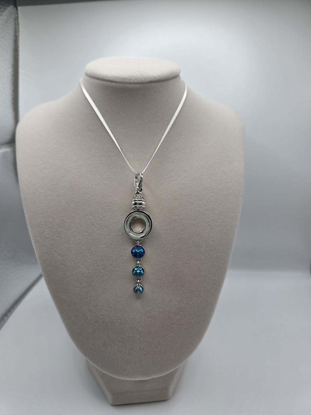 Kameleon Pendant with King Crab Meterranian Blue - Picture 2 of 4